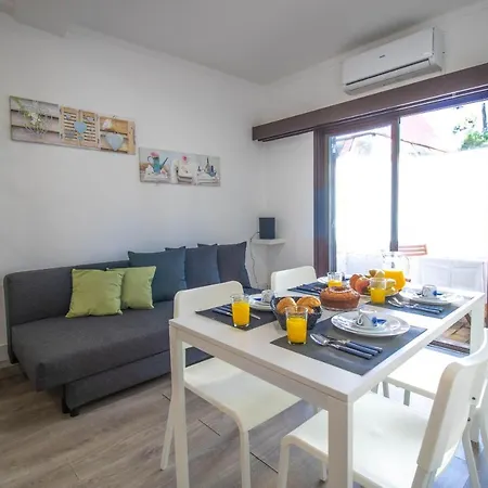 Apartment Golf With Pool By Homing